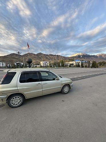 продаю или минаю: Toyota Raum: 2002 г., 1.5 л, Бензин, Минивэн — 7