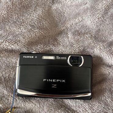 Fujifilm fotoaparat. sensor ekrandi. vaxt ilde cox baha alınıb. qutusu