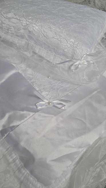 pike desti: Ağ rəngdə, krujeva detallı bələkləmə dəsti (körpə üçün). - Tərkib — 2