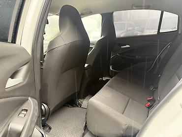 Chevrolet: Chevrolet Onix: 2020 г., Бензин — 8