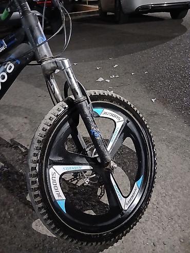 Dağ velosipedləri: 125 AZN 105 vererik Marka:toba pedalın biri çıxıb birdə topu — 4
