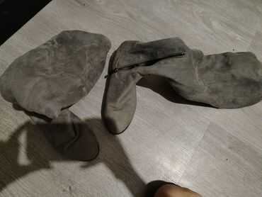 yun qadın şap şapları: Ölçü: 36, rəng - Boz, İşlənmiş