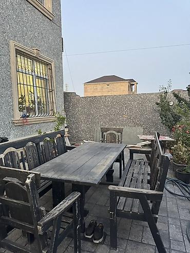 bar oturacaqlar: Bağ üçün taxta mebel dəsti Tərkibi: - 1 ədəd iri düzbucaqlı taxta — 2