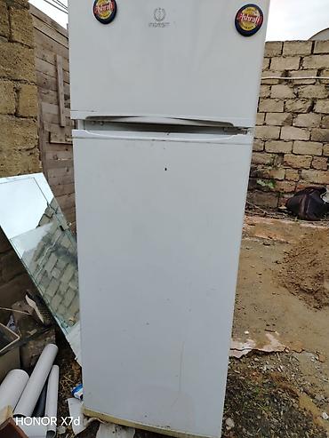 камера видеонаблюдения: Indesit iki kameralı soyuducu - Üst hissədə ayrıca dondurucu bölmə — 2