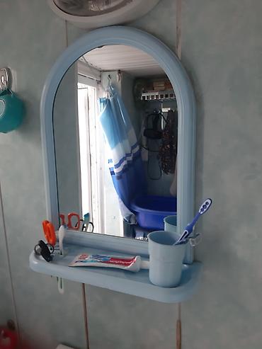 Hamam otağı üçün rəfli güzgü.
Yaxşı vəziyyətdədir