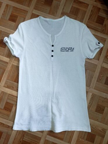 Рубашки: Рубашки и Футболки на рост 170, вес 60 Новые и б/у, цены от 100 до — 24