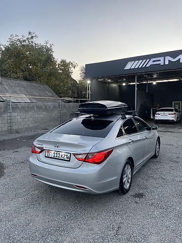 byd e2 2024: Hyundai Sonata: 2010 г., 2 л, Автомат, Газ, Седан — 4