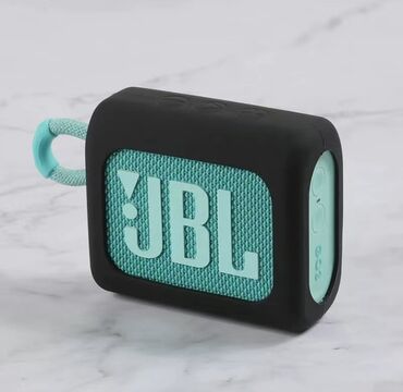 сумка для мужчин: Продаю чехол силиконовый цвет черный JBl G03