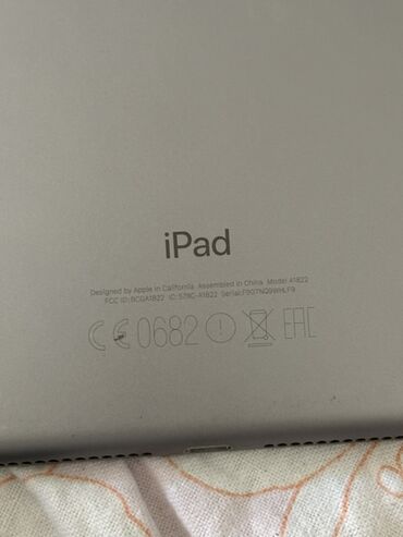 Tableti: Na prodaju ipad za delove  Imaju iCloud  Cena 20€ komad  Broj telefona — 10