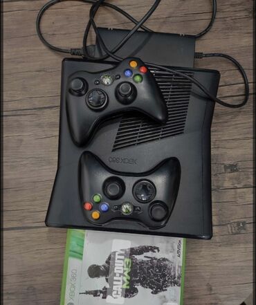 Xbox 360 & Xbox: Xbox 360 slim freebot 750gb два гейимпада Обмен: Xbox one с моей