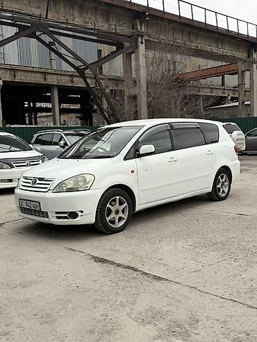 Toyota: Toyota Ipsum: 2001 г., 2.4 л, Автомат, Газ, Минивэн — 2