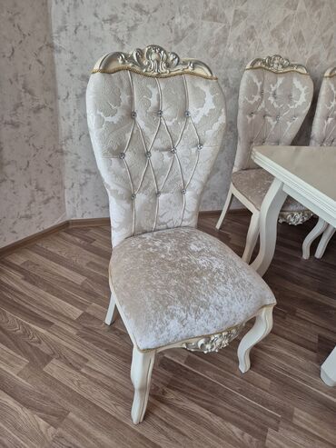 Qonaq otağı dəstləri: Dolab, Komod, Masa və oturacaqlar, Malayziya — 7