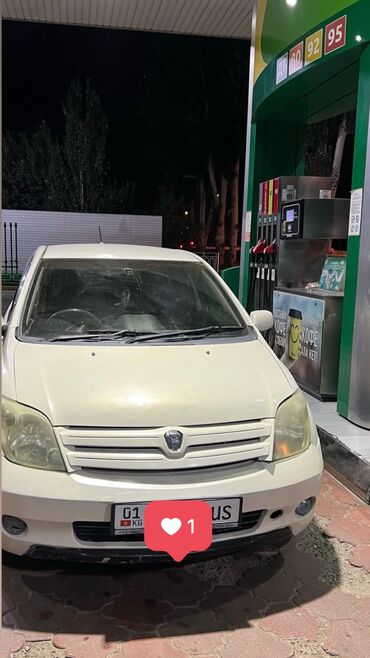 тайота хетчбек: Toyota ist: 2003 г., 1.3 л, Автомат, Бензин, Хэтчбэк