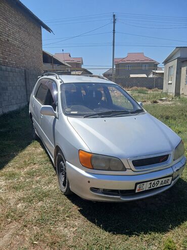 все авто: Toyota Ipsum: 1999 г., 2 л, Автомат, Бензин, Минивэн