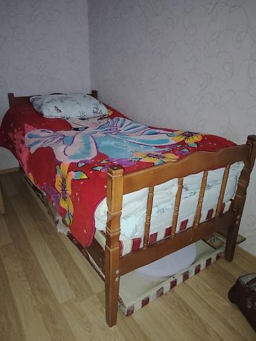Taxta tək nəfərlik çarpayı - Material: möhkəm ağac karkas, lövhəli