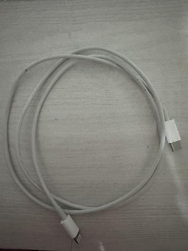 Кабель USB‑A to Lightning (белый) - Разъёмы: USB‑A с одной стороны и
