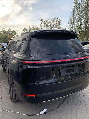 laux xt: Lixiang L9: 2025 г., 1.5 л, Автомат, Гибрид, Внедорожник — 7