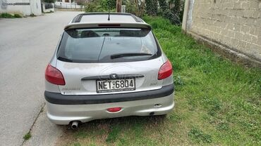 Peugeot 206: 1.4 l. | 2000 year | 352000 km. | Coupe/Sports