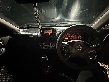 xiaomi su7 max: Nissan Almera: 2004 г., 1.8 л, Автомат, Бензин, Хэтчбэк — 6