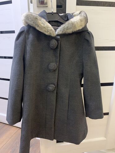 шерстяное пальто: Пальто с Америки на 5-6 лет в хорошем состоянии