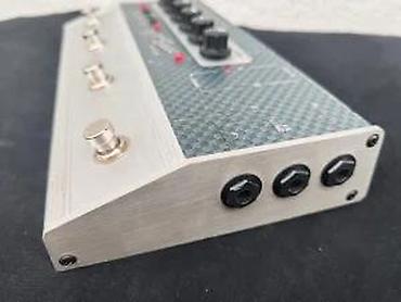 Ostali muzički instrumenti: TECH 21 VT BASS DELUXE SANSAMP EFFECTS ANALOG | Slanje po dogovoru — 7