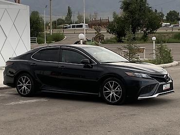cd 70: Toyota Camry: 2021 г., Бензин — 2