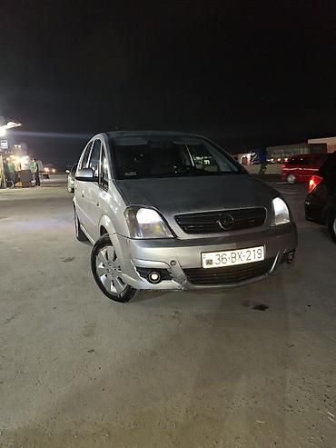 opel astra sükan: Opel Meriva, gümüşü rəng, ön sis faralı. Şəhərdaxili və ailə — 3