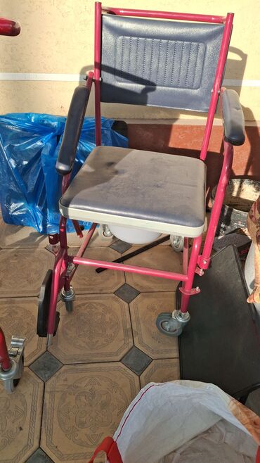 Биотуалеты для людей с инвалидностью: Инвалидные кресла-туалеты на колесах (несколько комплектов и — 8