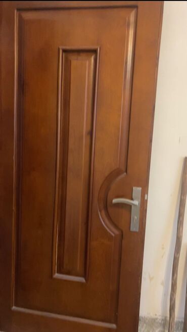 Çəngəllər: Ideal veziyyetde FISTIQ agacindan temiz seliqeli problemsiz