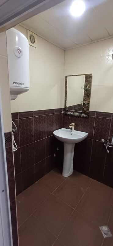 Köhnə tikili: Mənzilin təsviri - Plan: geniş zal, ayrıca yataq otağı, dəhliz və — 8