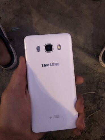 телефон j5: Samsung Galaxy J5 2016, Б/у, 16 ГБ, цвет - Белый, 1 SIM, 2 SIM