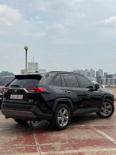 Toyota: Toyota RAV4: 2019 г., Гибрид, Кроссовер — 4