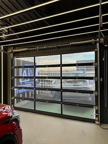 Секционные ворота: Алюминиевые, Автоматические, Длина: 10 м, Alutech, Для гаража, Для частного дома, Для автомойки, Оптом, Новый, Бесплатная установка — 6