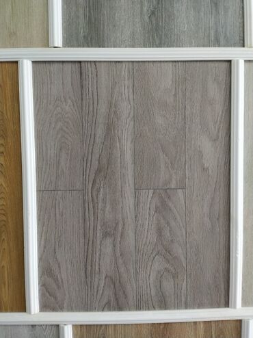 pip agaci: Laminate döşəmə – boz palıd teksturası - Rəng/üslub: soyuq boz