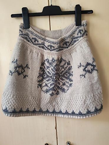 oversize dzemperi: ZARA KNIT pletena suknja, veličina S (EUR S / USA S / MEX 26). Model u — 1