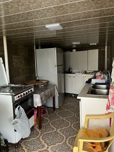 Uzunmüddətli kirayə evlər: 100 kv. m, 2 otaqlı, İşıq, İnternet, Su — 15