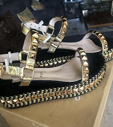 Босоножки, сандалии, шлепанцы: Женские сандалии на платформе Christian Louboutin (Лобутены)- — 1