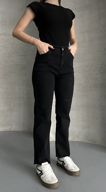 женские классические джинсы: Qadınlar üçün qara şalvar cins - Kəsim: düz, yüngülcə daralan balaq -
