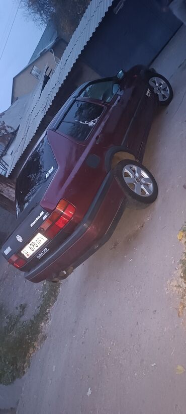 Volkswagen: Volkswagen Vento: 1992 г., 1.8 л, Механика, Бензин, Седан — 8