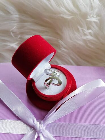 Prstenje: Cena 1200din — 19