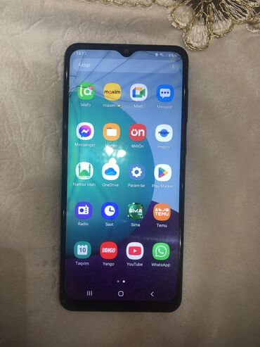 Samsung: Samsung Galaxy A02