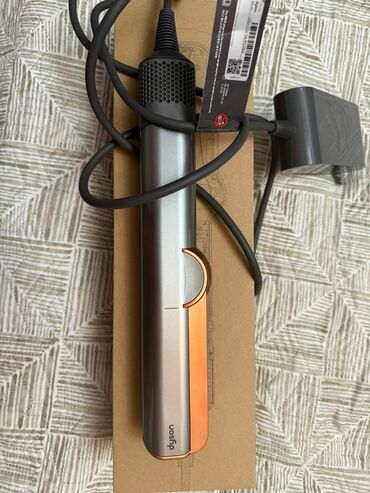 Digər: Dyson feni yeni kimidi,5-6dəfə islənib,idealdi.Qiymət 600man,cox baha