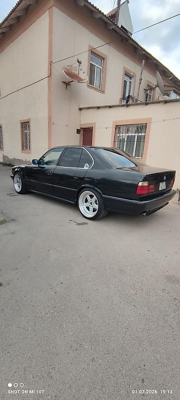 124 bufer: BMW 5 series: 2.5 l | 1995 il Sedan — 3