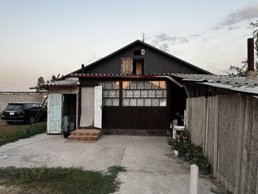 продается дом люксембург: Барак, 90 кв. м, 4 бөлмө, Менчик ээси, Эски ремонт