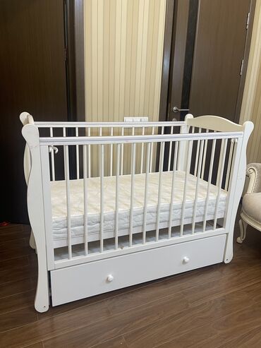 Детская мебель: Продается детская кровать ! В идеальном состоянии! С матрасом!