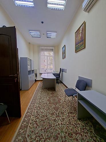 дворец: Сдаю Офис целиком: 300 м², В жилом комплексе, С ремонтом, Первая линия, С отдельным входом, С отдельным санузлом — 4