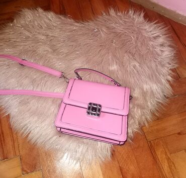 pink torba: Duki Daso bez torba je prodata. Srednje velicine. Nema ostecenja