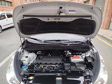 Hyundai: Hyundai ix35: 2.4 l | 2011 il Krossover — 16