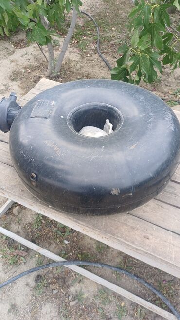 benzin çəni: LPG qaz balonu. yeni aldıgım maşının üstündə idi. işlətmirəm. (iş