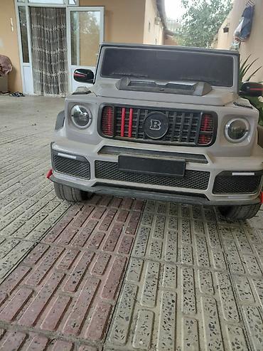 elekt: Uşaq üçün elektrikli qoşqa maşın - Kuzov: SUV tipli, boz rəng, qara — 4